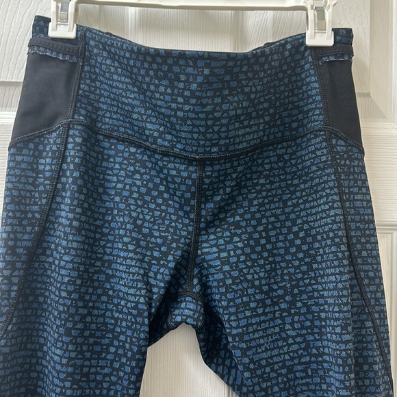 Lululemon Free Runner Crop (19") - Picture 8 of 16